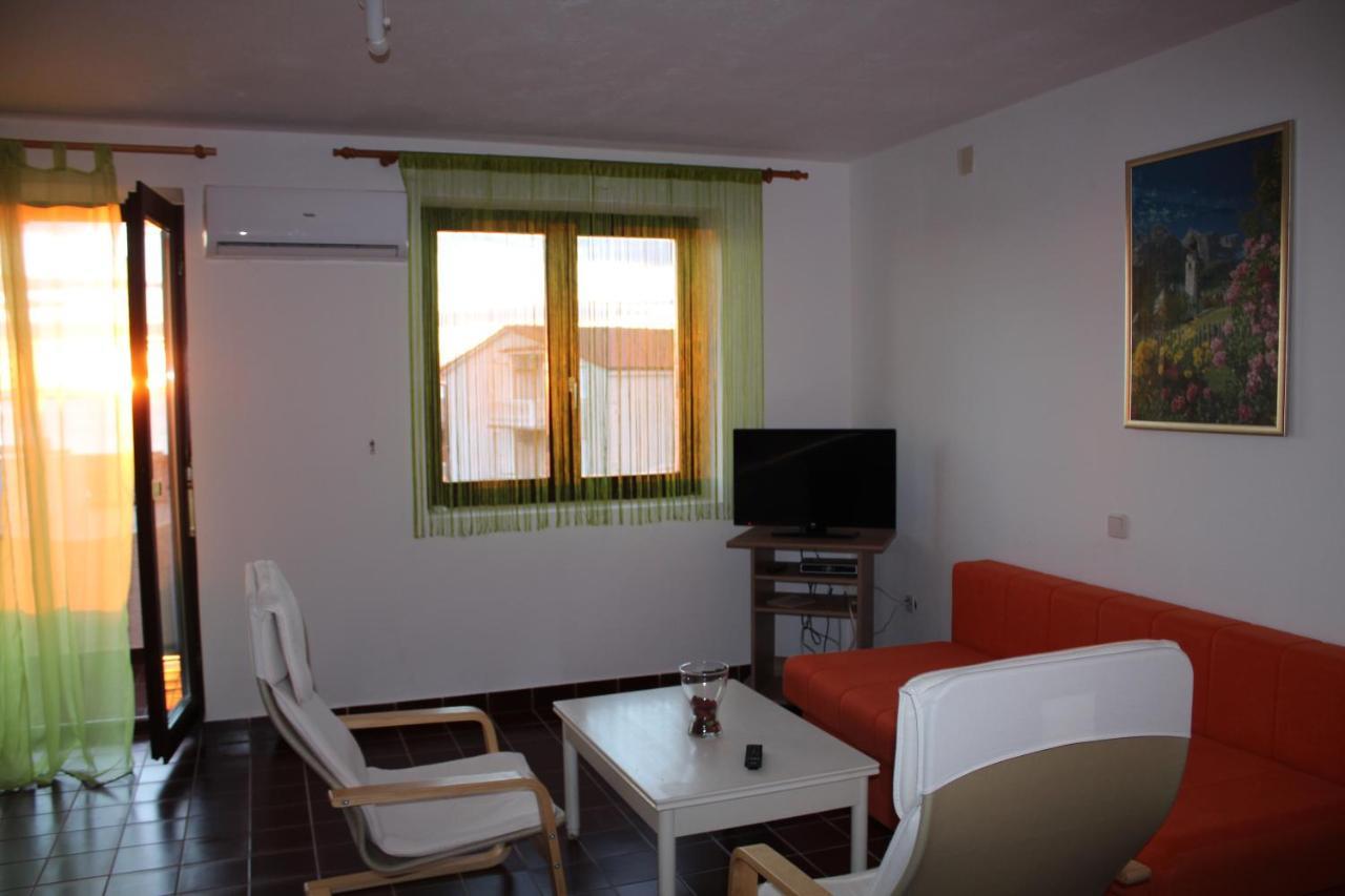 Apartments Baka Jelka Mandre Exterior photo