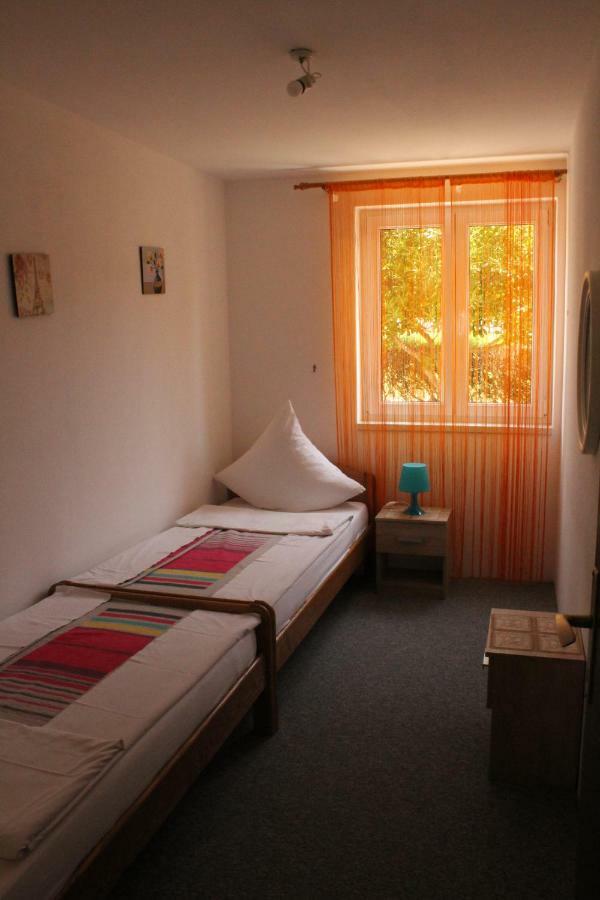 Apartments Baka Jelka Mandre Exterior photo